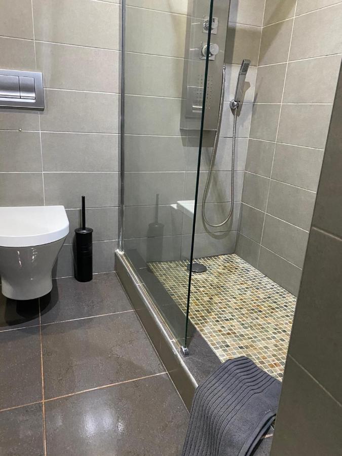 Deluxe Apartment In Albufeira Old Town, 200M Walk To Beach, Pool Parking Luaran gambar
